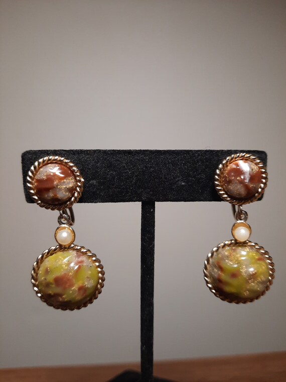 Vintage Signed KRAMER Marbled Simulated Agate Cab… - image 1