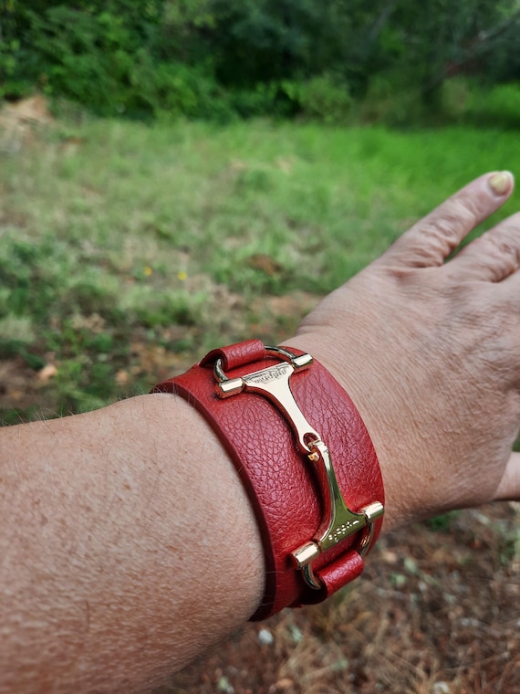 Leather Horse Bit Bracelet, Riding Bracelet, Leather Horse Bracelet, Gold Horse Bit Cuff Bracelet, Gift for Horse Lover.