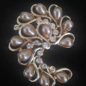 Vintage SARAH COVENTRY Gold Tone Faux Pearl/Rhinestone Fashion Best Gift