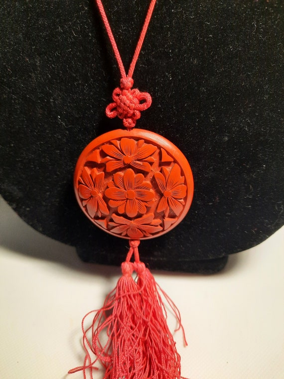 Vintage Hand Carved Chinese Cinnabar Pendant Neck… - image 2