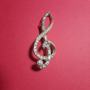 Sparkling Vintage 1950s Diamante Treble Clef Musical Note Pin Fashion Best Gift