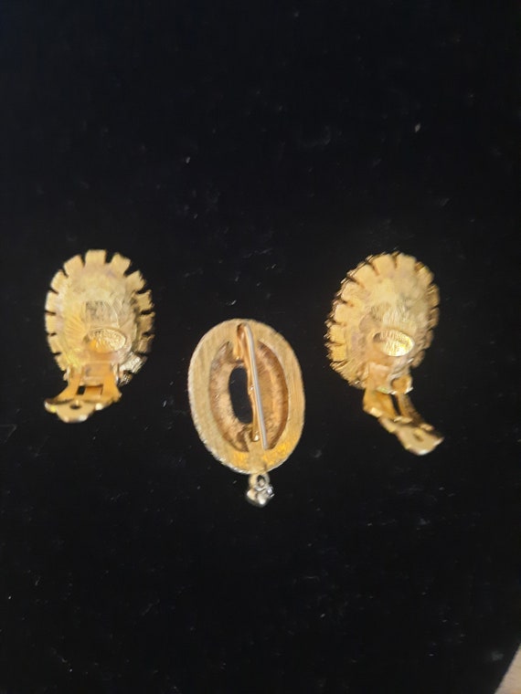 Vintage CELEBRITY NY Rhinestone Gold Intaglio Flo… - image 5