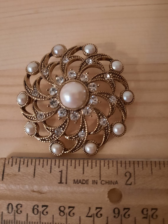 Vintage MONET Women Fashion Pearl Rhinestone Gold… - image 4