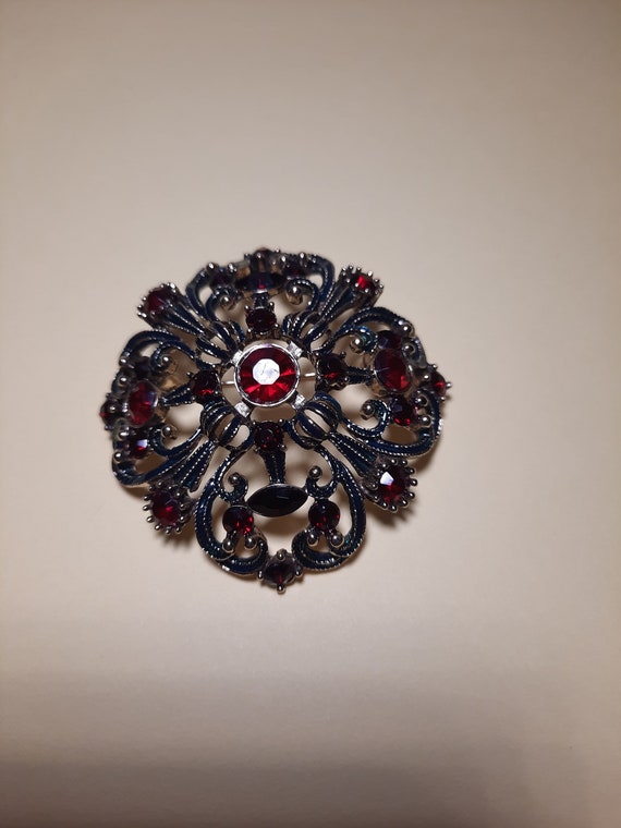 Vintage MONET Gold Tone Red Rhinestone Brooch Fash