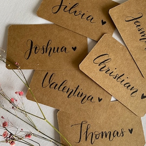Tischkarten | Platzkarten | Namenskarten | personalisiert | handgeschrieben | Hochzeit | Taufe | Kommunion | Feier | Tischdeko | Kraftpapier