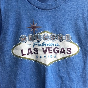 Vintage Destination/Souvenir Tee Welcome to Fabulous Las Vegas, Nevada  Blue T-Shirt Youth XS