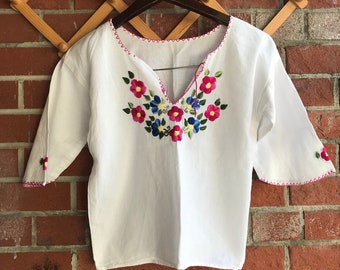 Geborduurde linnen blouse voor meisjes - Handgeborduurde meisjesblouse - Boho meisjeskleding