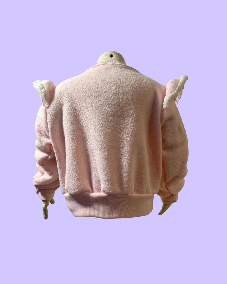 Vintage Kleinkind Rundhals-Sweatshirt Baby-Rosa Bär und Kitty Appliqué Rüschen Saum Schultern Bild 3