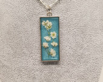 Pressed flower resin pendant, yellow, blue, pink, red, purple dried flower pendant, gold or silver tone necklace, resin charm