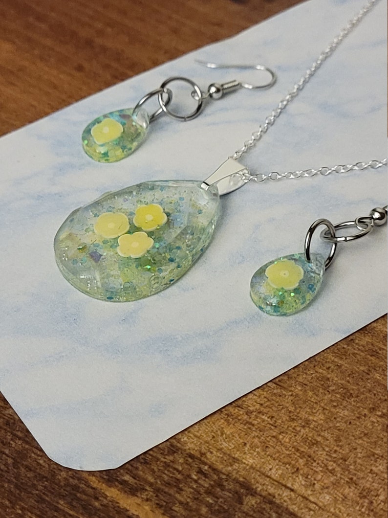For Her Flower Jewelry Yellow and White Flower in Resin image 1