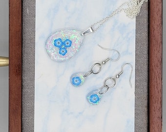 Floral Jewelry Set, Flower Jewelry Set, Resin Floral Jewelry Set, Forget me not floral necklace and earring set, Blue Flower Jewelry Set