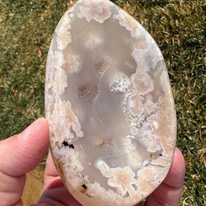 Flower agate crystal bowl 2 1/2” x 4 1/4”