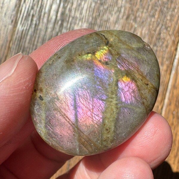 Labradorite palm stone with strong flash 1 1/2” (small palm)