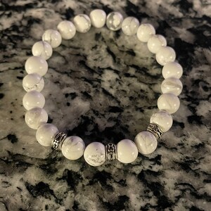 Howlith Kristall Armband - Heilsteine - Stressabbau - Beruhigung - Fokus - Geduld