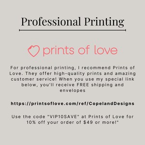 Puede incluir: Gr&aacute;fico gris claro con el texto "Professional Printing" y "prints of love" en rosa. El texto recomienda Prints of Love para servicios de impresi&oacute;n, con un enlace y un c&oacute;digo de descuento.