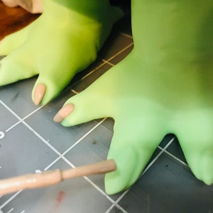 3D-printade fötter till 28 cm stora Mattel Grogu (aka: Barnet) eller Baby Yoda plyschdockor. bild 6