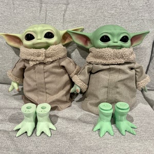 Illustration of color differences between regular (right) and light colored (left) baby yodas.