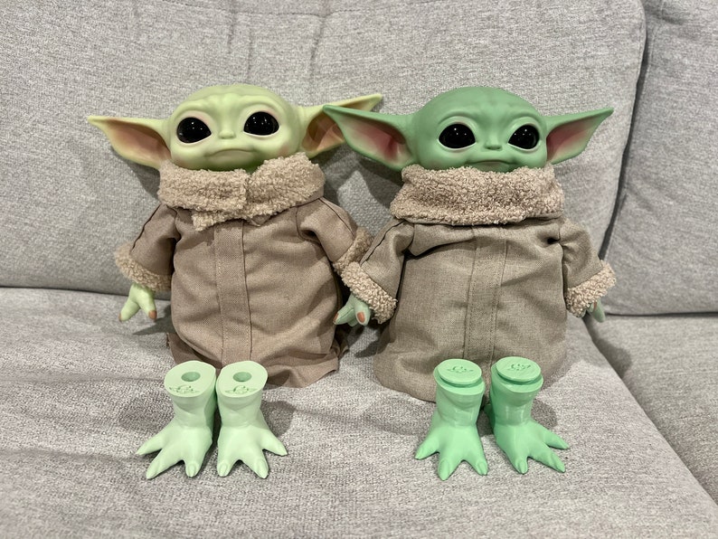 Illustration of color differences between regular (right) and light colored (left) baby yodas.