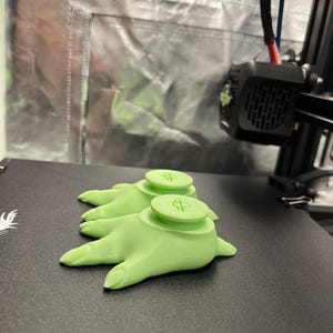 3D-printade fötter till 28 cm stora Mattel Grogu (aka: Barnet) eller Baby Yoda plyschdockor. bild 3