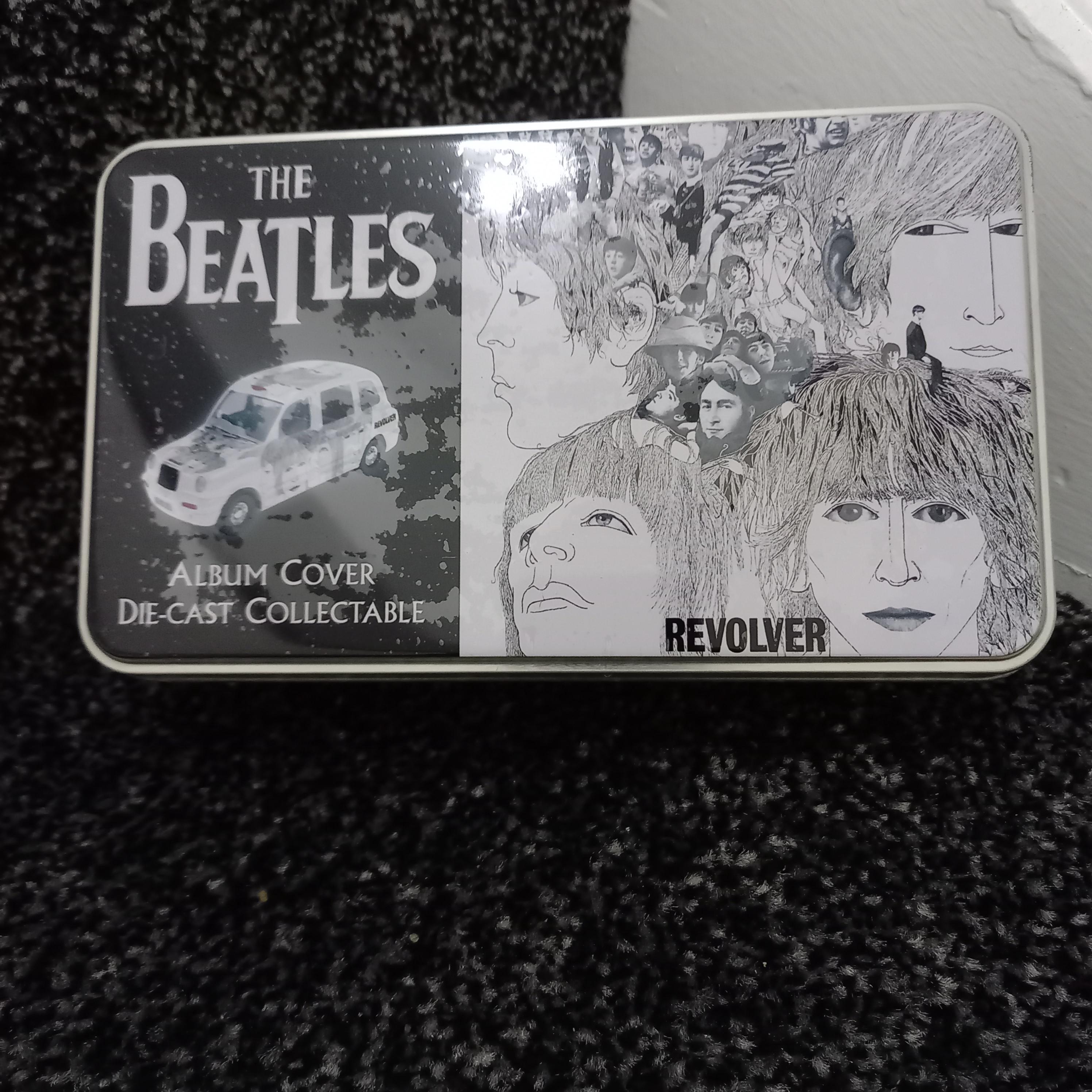 The Beatles REVOLVER! Album Cover London Taxi Corgi 1:36 Die-cast