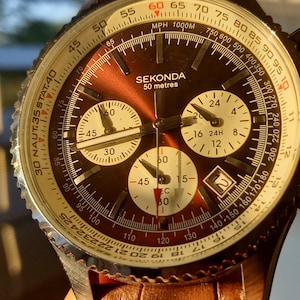 Montre chronographe vintage Sekonda N3407 pour homme.