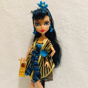Cleo gloom and bloom online