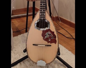 Handgemaakte Griekse tzouras: abalone-inlegwerk, rebetiko-instrument