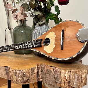 Handgemachte Tzouras: Griechisches Rebetiko Musikinstrument