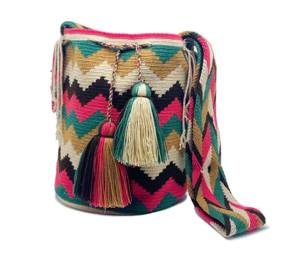 Wayuu Bag Hand-woven by Members of the Colombian Indigenous  display picture 1