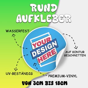 Könnte beinhalten: Ein runder Aufkleber mit dem Text "YOUR DESIGN HERE" auf blauem Hintergrund. Der Aufkleber ist wasserfest, UV-beständig, konturgeschnitten, aus Premium-Vinyl und in Größen von 3 cm bis 15 cm erhältlich.