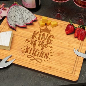 Kıng Of The Kitchen Cutting Board, Funny Bamboo Charcuterie Board, Housewarming Gift Idea, Engraved Engagement Present, Bridal Shower Gifts