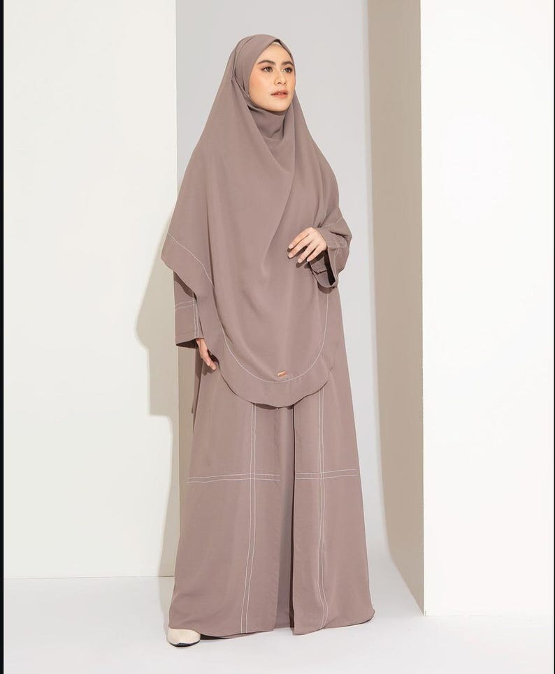 Essential Umrah Abaya - Light Grey