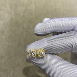 100% Authentic Stunning halo Moissanite studs earrings square  brillant cut style 925 silver finished in yellow gold, VVS1 clarity.