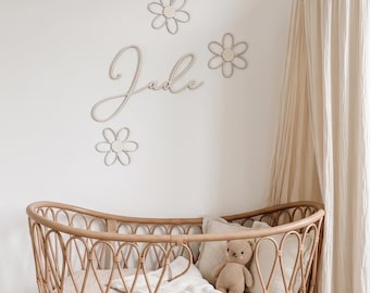 Personalized wooden name sign, Daisy nursery wall art, Custom baby girl name with flowers