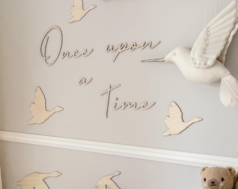 Wooden wall sign Once upon a time, flying geese fliegende Gänse, Vögel an der Wand, Kinderzimmer Deko, Babyzimmer Wanddeko, Nursery Decor