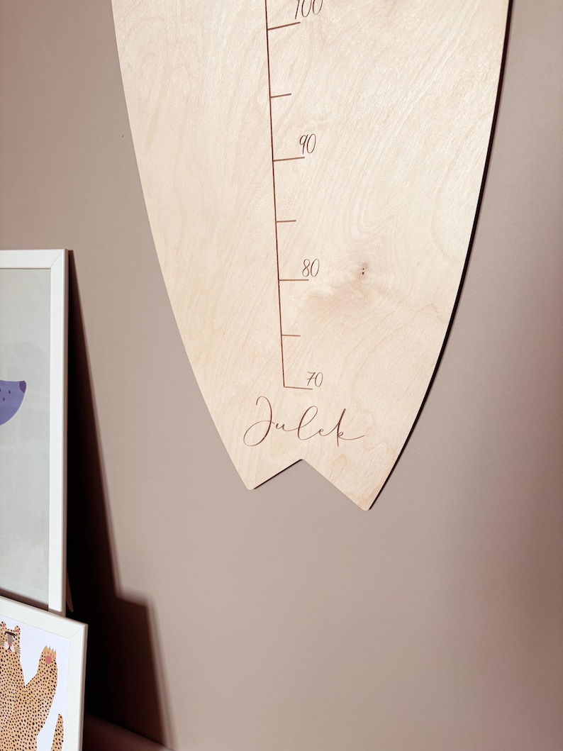 Höhenmessung hölzern Surfbrett, Surfboard, mit Namen personalisiert, Kidsroom, Kinderzimmer, Growth chart with name, Stay wild ocean child image 2