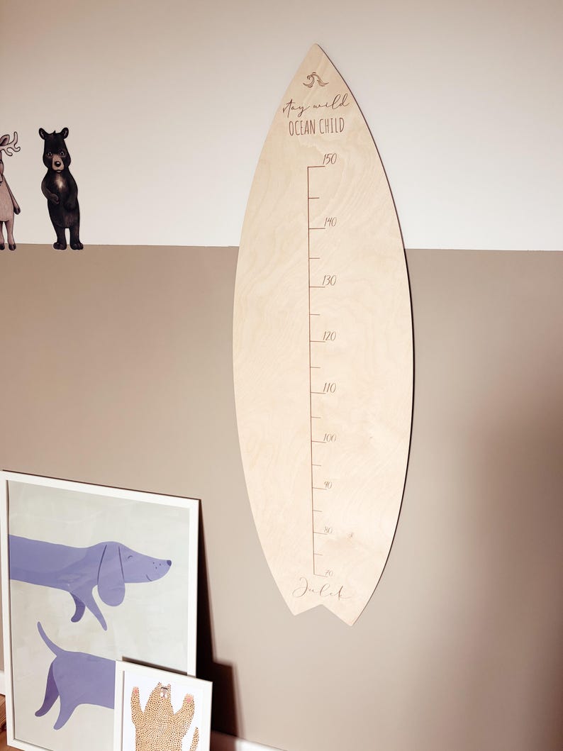 Höhenmessung hölzern Surfbrett, Surfboard, mit Namen personalisiert, Kidsroom, Kinderzimmer, Growth chart with name, Stay wild ocean child image 4