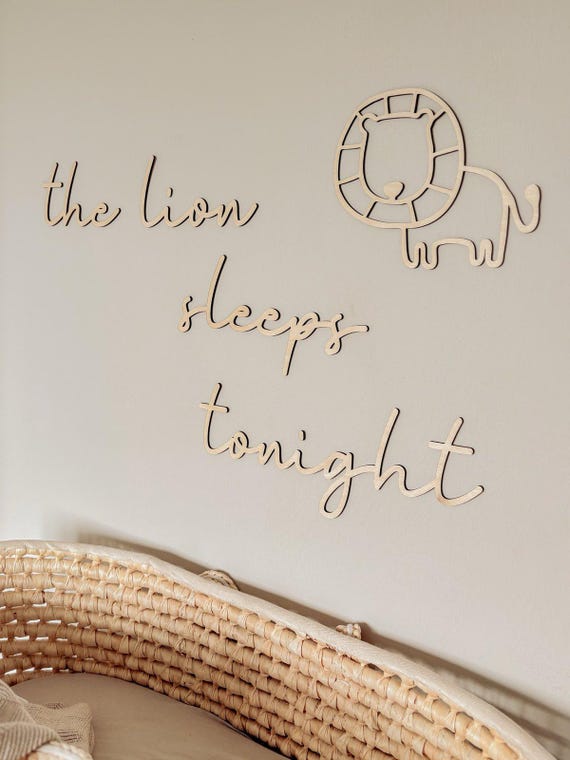 The lion sleeps tonight wall sign | Jungle Nursery Decor | Jungle Decal | Dschungel Wanddekoration, Löwe, Wandschriftzug Babyzimmer