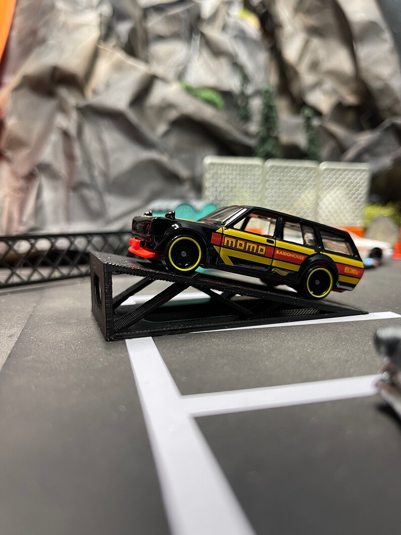Ramp Display/diorama for Hotwheels or Matchbox 1/64 | Etsy