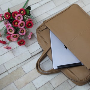 Sac pour ordinateur portable en cuir véritable , compartiment pour ordinateur portable 14 pouces , couleur beige , bandoulière réglable , sac porte-documents , cadeau pour lui