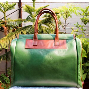 Green Leather Weekend Bag, Stylish Travel Bag bild 6