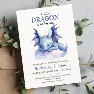 Plantilla de invitación para baby shower de dragón, ideas para baby shower con temática de dragón azul para niños, un pequeño dragón está en camino, invitación editable para móvil