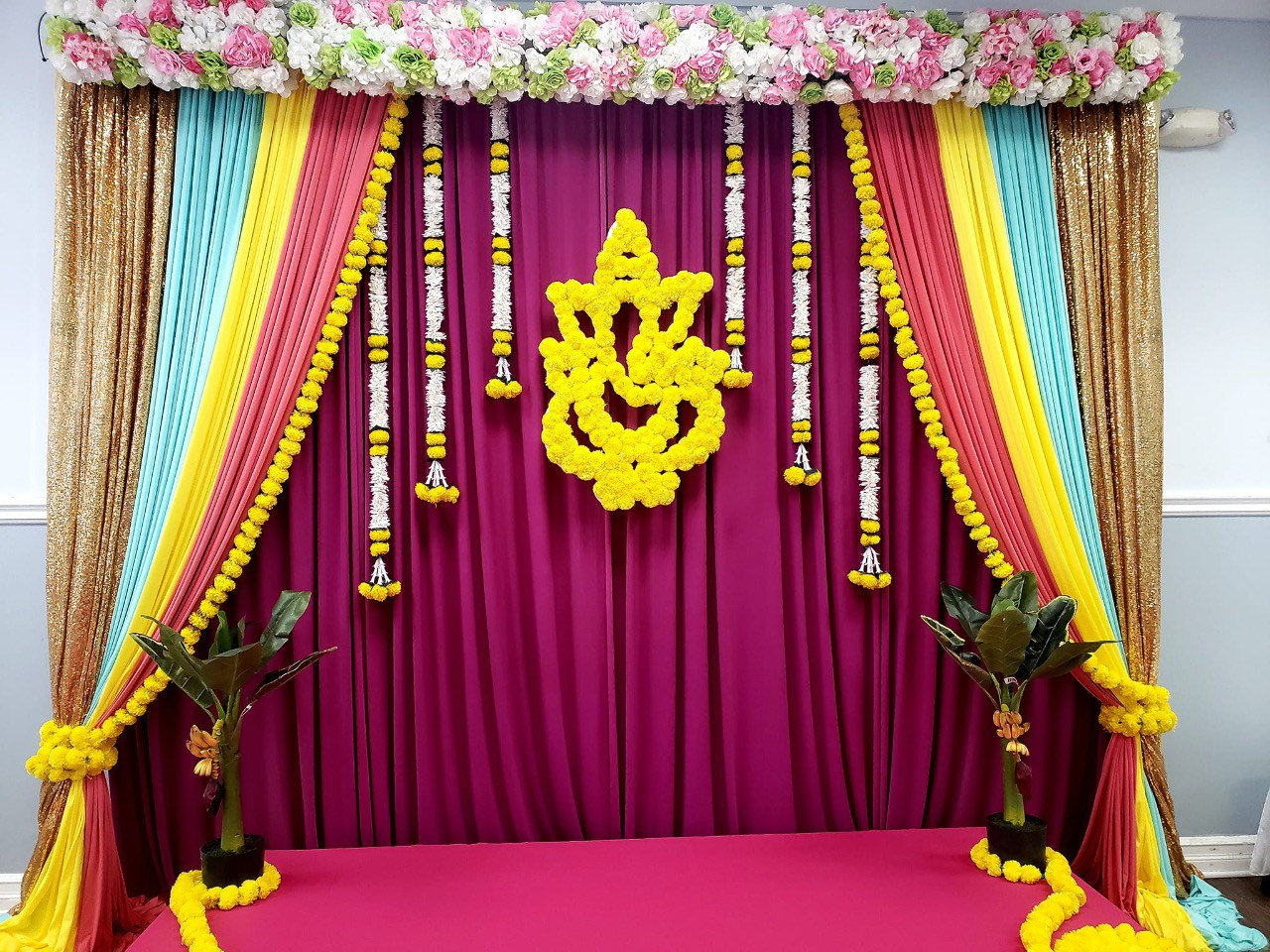 Full Combo Set 8x8 Velvet Backdrop, and Garlands as per Pic Etsy