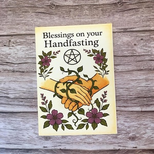 Carte de voeux de mariage païen wicca avec des lianes de lierre et cérémonie rituelle du pentacle Carte d'union d'amour