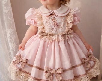 Vestido de lujo para bebé niña: encaje vintage hecho a mano, atuendo de cumpleaños de herencia familiar, estilo damita de honor.