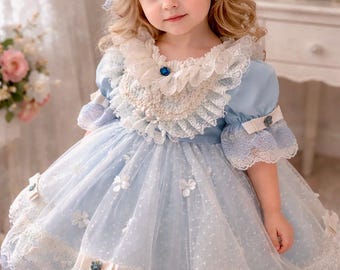 Vestido de niña de flores azul claro con encaje, vestido de bautizo de herencia vintage, ropa de alta costura para ocasiones especiales de cumpleaños.