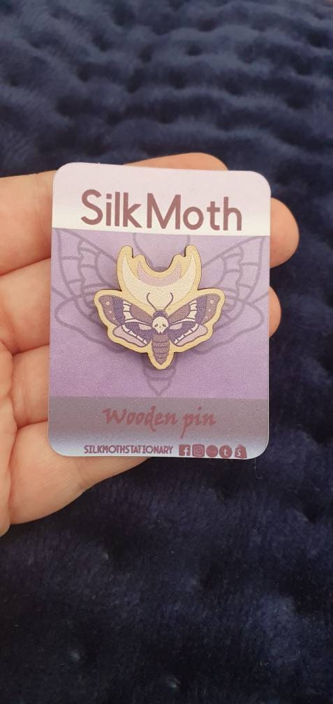 DISCONTINUED 25mm Wooden Moth pin