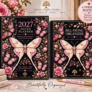 Puede incluir: Una agenda fechada para 2027 y un organizador de facturas con portadas negras que presentan mariposas rosas e ilustraciones florales. El texto dice 2027 DATED PLANNER, SPREAD YOUR WINGS LIVE YOUR STORY, PLAN DREAM GROW BLOOM INTO YOU y BILL PAYING ORGANIZER.