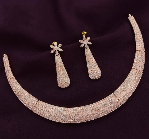 Diamond Necklace and Earring Jewelry Cz Necklace and Light Weight