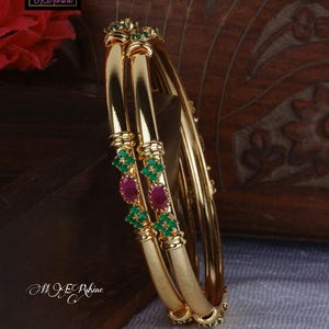 Brazaletes chapados en oro 916 con circonitas rosas y verdes, con incrustaciones de diamantes americanos de un gramo de oro, ideales para bodas, cumpleaños y aniversarios, de 5 a 15 cm.